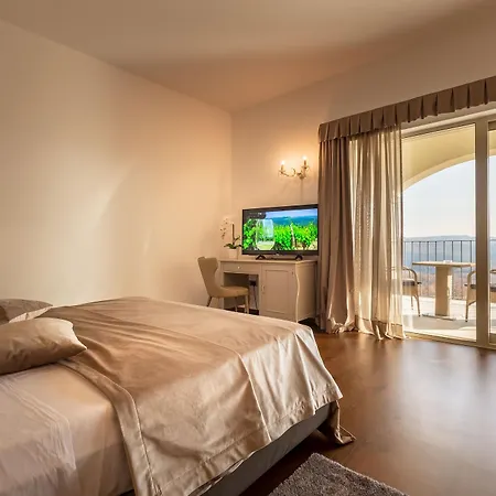 Wine Cattunar Hotel 5*