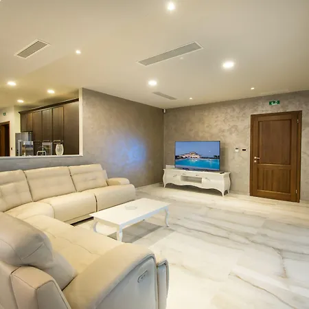 Wine Cattunar 5* Brtonigla