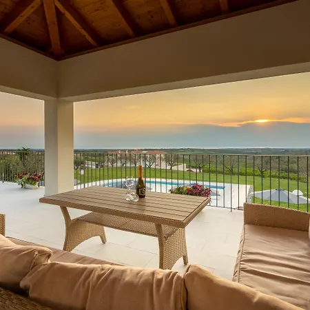 Wine Cattunar Hotel Brtonigla